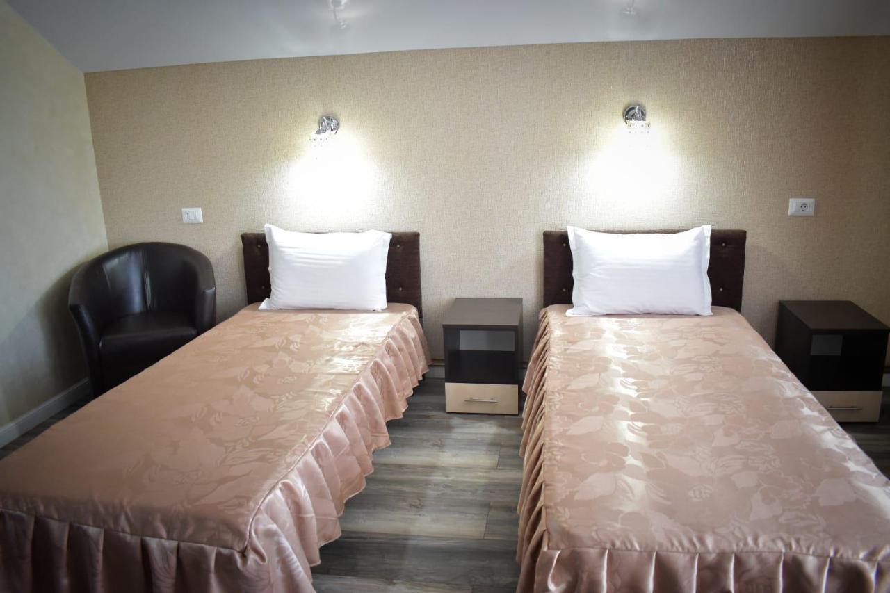 Casa Brancusiana Appartement Târgu Jiu Buitenkant foto
