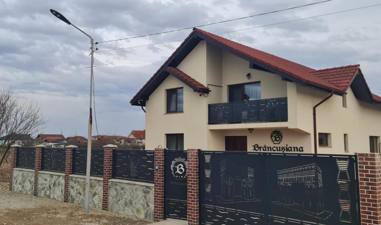 Casa Brancusiana Appartement Târgu Jiu Buitenkant foto